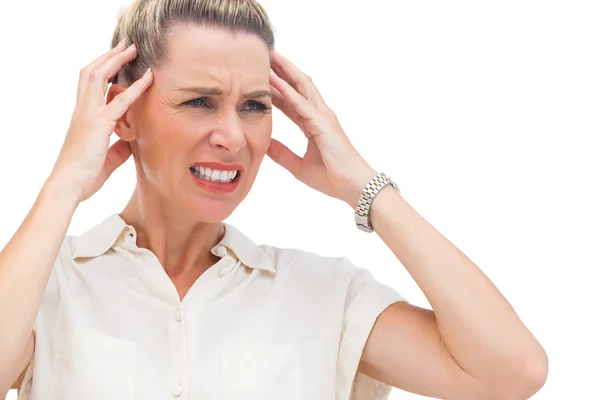 Affärskvinna med smärtsamma migrän — Stockfoto