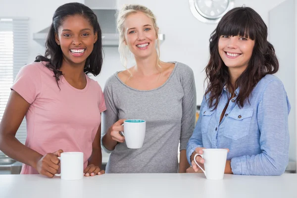 Friends having coffee together — Stock Photo, Image
