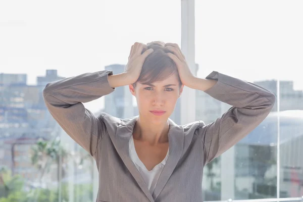 Stressad affärskvinna — Stockfoto