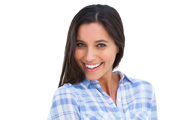 Jovem morena sorrindo para a câmera — Fotografia de Stock