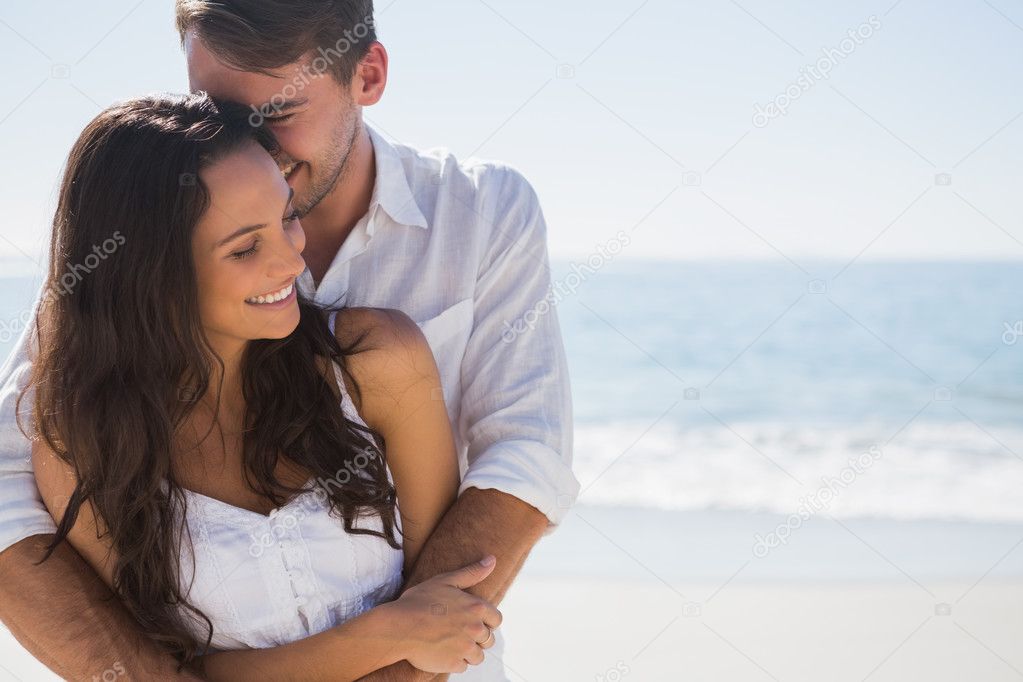 Parejas abrazados fotos de stock, imágenes de Parejas abrazados sin royalties | Depositphotos Parejas abrazados fotos de stock, imágenes de Parejas abrazados sin royalties | Depositphotos
