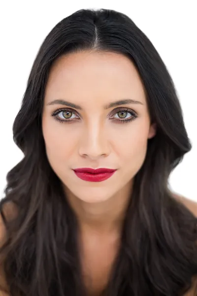 Mujer de cabello oscuro con labios rojos —  Fotos de Stock