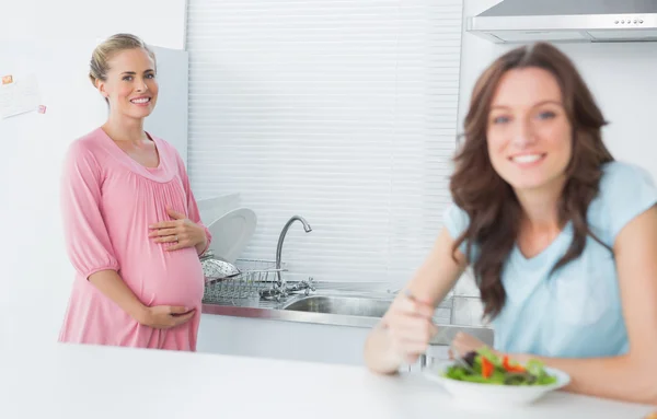 Amici in pausa pranzo — Foto Stock