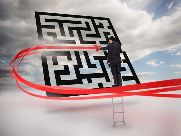 Zakenman op ladder tracering rode lijn die door qr-code — Stockfoto