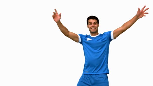 Jugador de fútbol pidiendo la pelota en pantalla blanca — Vídeo de stock