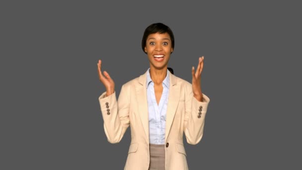 Feliz mujer de negocios animando — Vídeo de stock