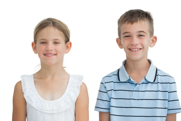 Friedlicher Bruder und Schwester posieren zusammen — Stockfoto