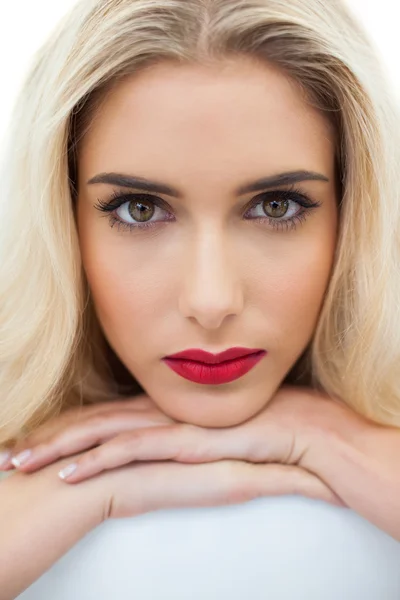 Close up of a serious blonde model looking at camera — Stock Photo, Image