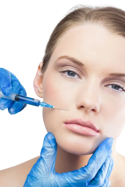 Kalm prachtige model met botox injectie boven de lippen — Stockfoto