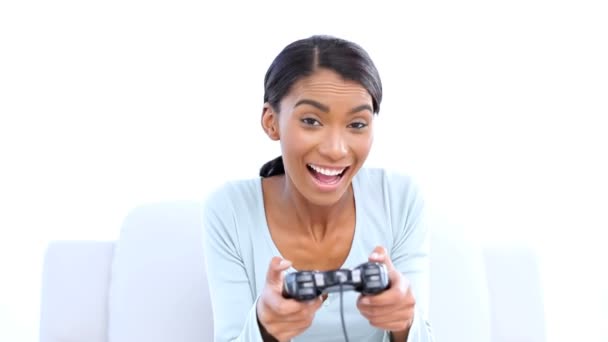 Kvinna som spelar tv-spel — Stockvideo
