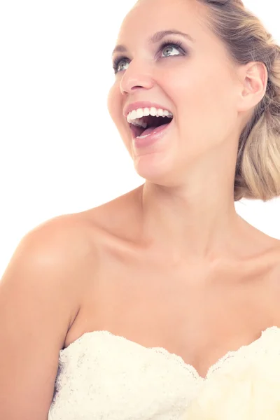 笑っている陽気なきれいな花嫁 — ストック写真