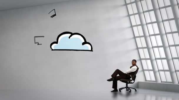 Επιχειρηματία που κάθεται δίπλα κινούμενα ηλεκτρονικές συσκευές κυκλώνοντας το σύννεφο — Αρχείο Βίντεο