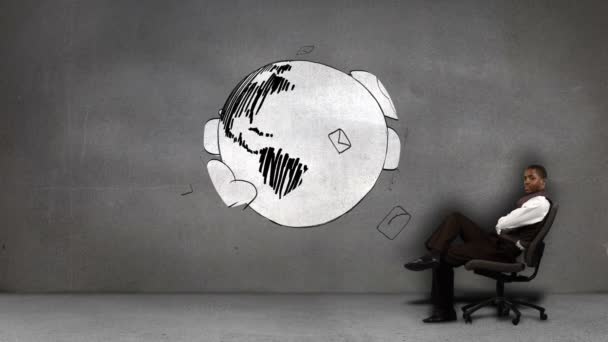 Бізнесмен сидить перед анімованими конвертами, що кружляють по землі — стокове відео