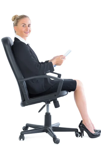 Content young businesswoman working with her tablet — Stock Photo, Image