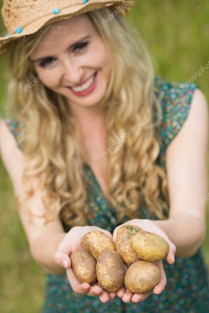 Smiling potato nudes