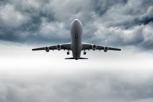 Avión 3D volando en el cielo — Foto de Stock