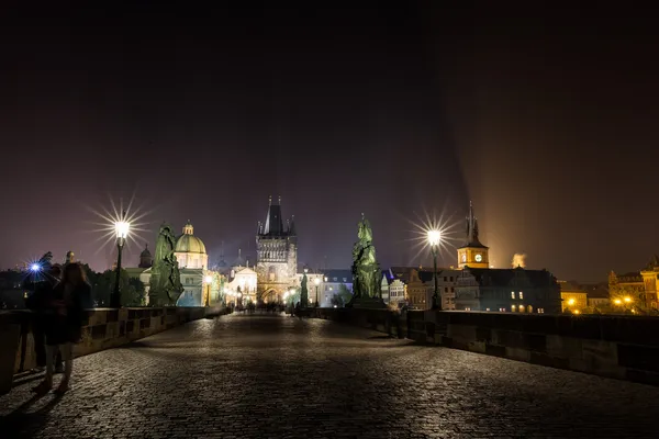 Paesaggio urbano di notte — Foto Stock