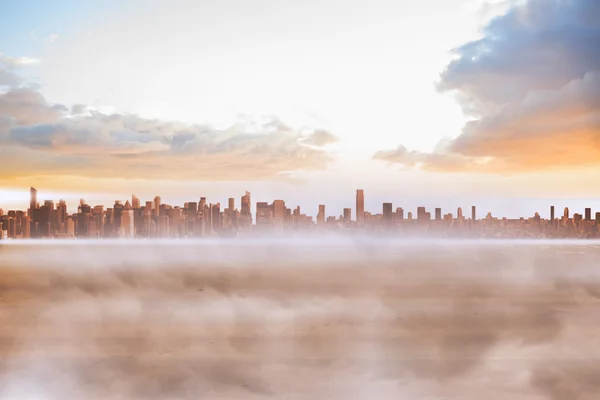 在地平线上的城市景观 — 图库照片