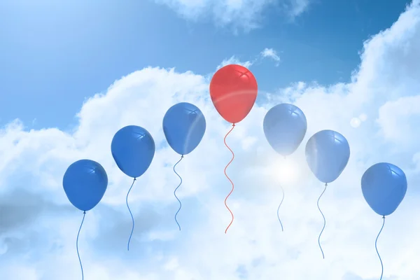 Воздушные шары в небе — стоковое фото
