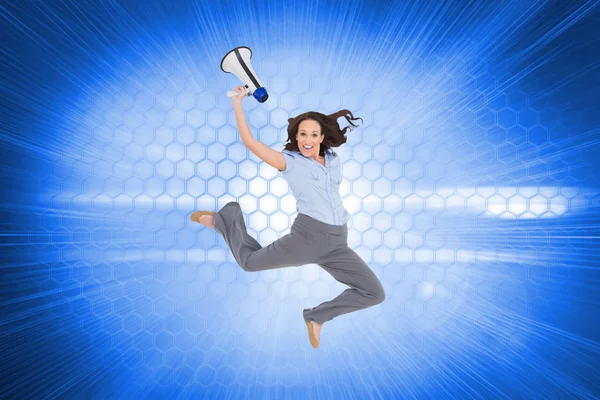 Samengestelde afbeelding van vrolijke stijlvolle zakenvrouw springen — Stockfoto