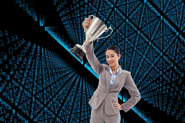 Affärskvinna som visar en kopp — Stockfoto