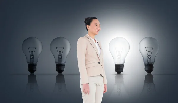 Sonriente asiático mujer de negocios — Foto de Stock