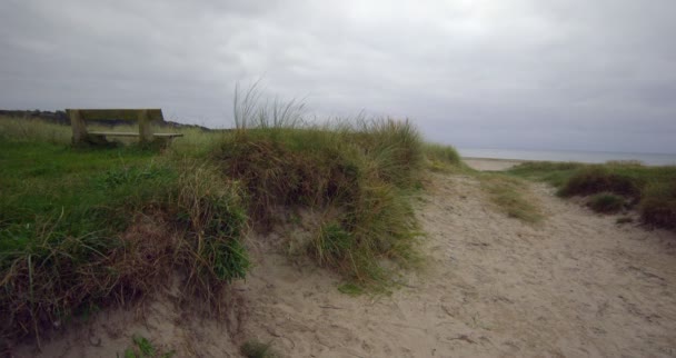 Zona de praia deserta — Vídeo de Stock