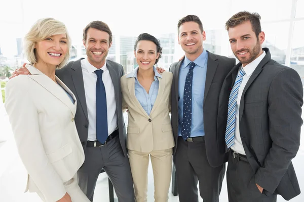 Säker verksamhet team står tillsammans i office — Stockfoto