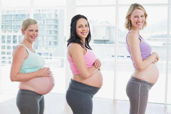 Mulheres grávidas em uma linha — Fotografia de Stock