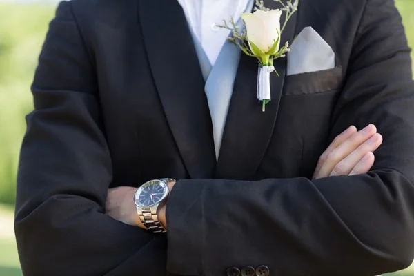 Bridegroom with arms crossed — Stock Photo, Image