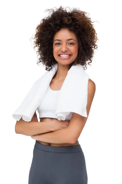 Portrait d'une jeune femme en forme avec serviette — Photo