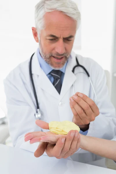 Sesión de terapia en el consultorio médico —  Fotos de Stock