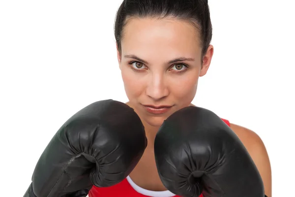 Retrato de cerca de una boxeadora determinada — Foto de Stock