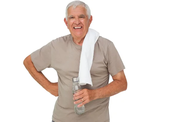 Portrait d'un homme âgé avec bouteille d'eau — Photo