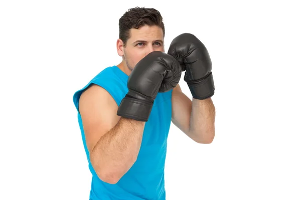 Entschlossener Boxer konzentriert sich auf sein Training — Stockfoto