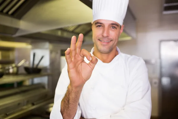 Cucinare gesticolando segno ok — Foto Stock