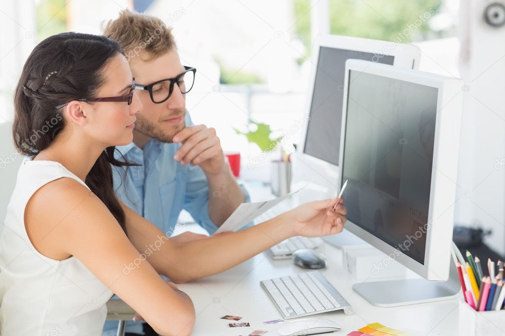 Creative partners working on computer — Stock Photo © Wavebreakmedia