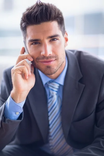 Zakenman bellen — Stockfoto