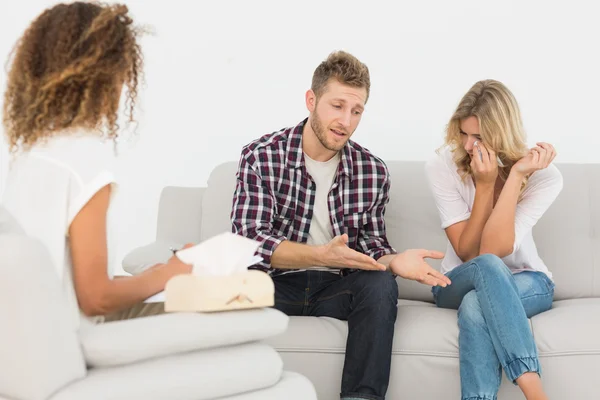 Man speaking to therapist at couples therapy — Stock Photo, Image