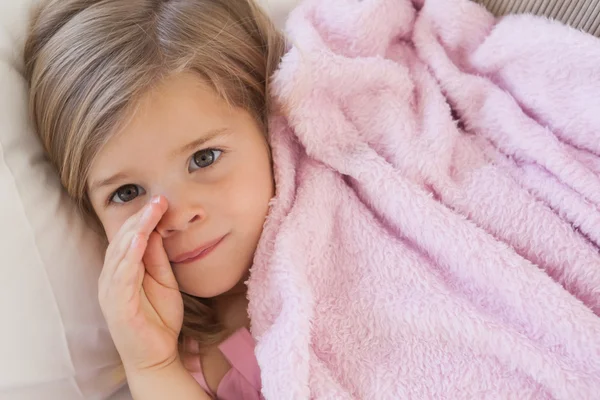 Cute young girl resting — Stock Photo, Image