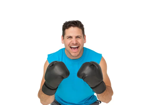 Retrato de um determinado boxeador masculino gritando — Fotografia de Stock