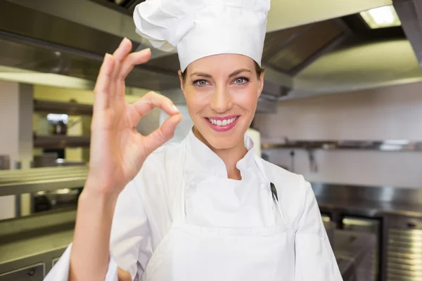 Cozinhe gestos ok sinal — Fotografia de Stock