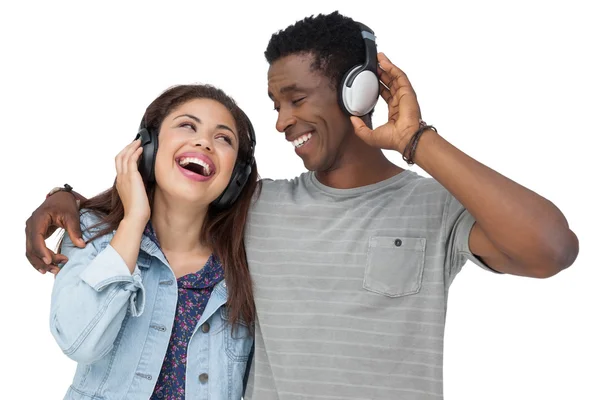 Paar genieten van muziek — Stockfoto