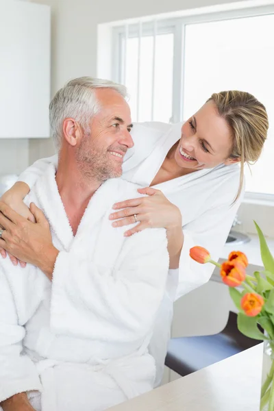 Happy couple embracing in the morning — Stock Photo, Image