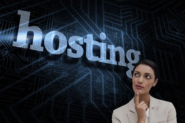 Ordet hosting och leende affärskvinna — Stockfoto