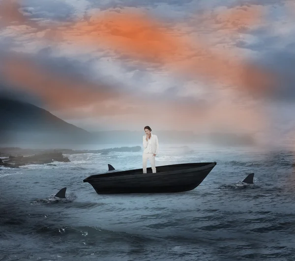 Pensando en una mujer de negocios en un velero —  Fotos de Stock