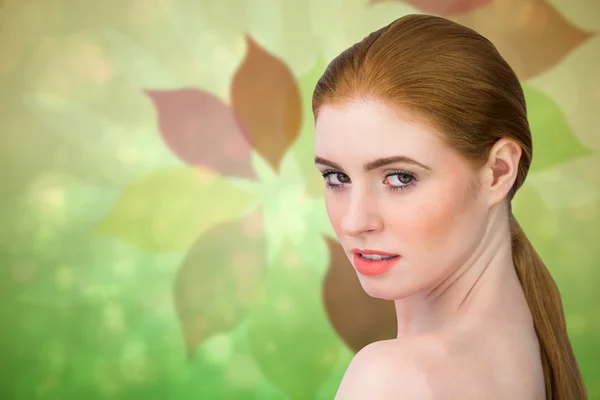 Redhead camera kijken — Stockfoto