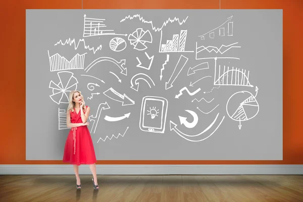 Rubia reflexiva con vestido rojo — Foto de Stock