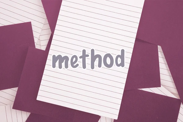 Methode gegen lila Papier auf Notizblock gestreut — Stockfoto