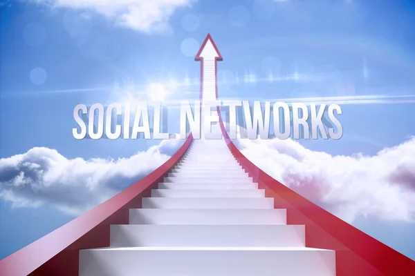 Redes sociais contra os passos vermelhos seta apontando para cima contra o céu — Fotografia de Stock